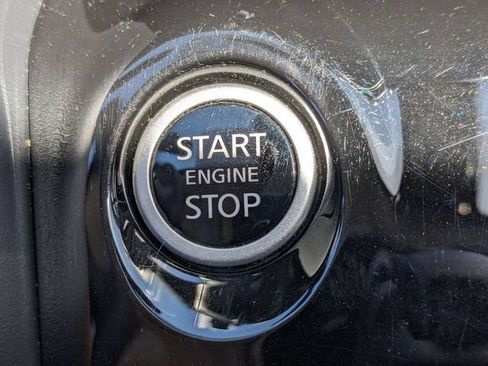 Used 2025 Nissan Versa SV FWD image 21