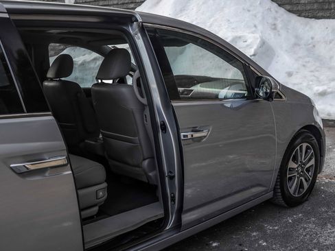 Used 2017 Honda Odyssey Touring image 17