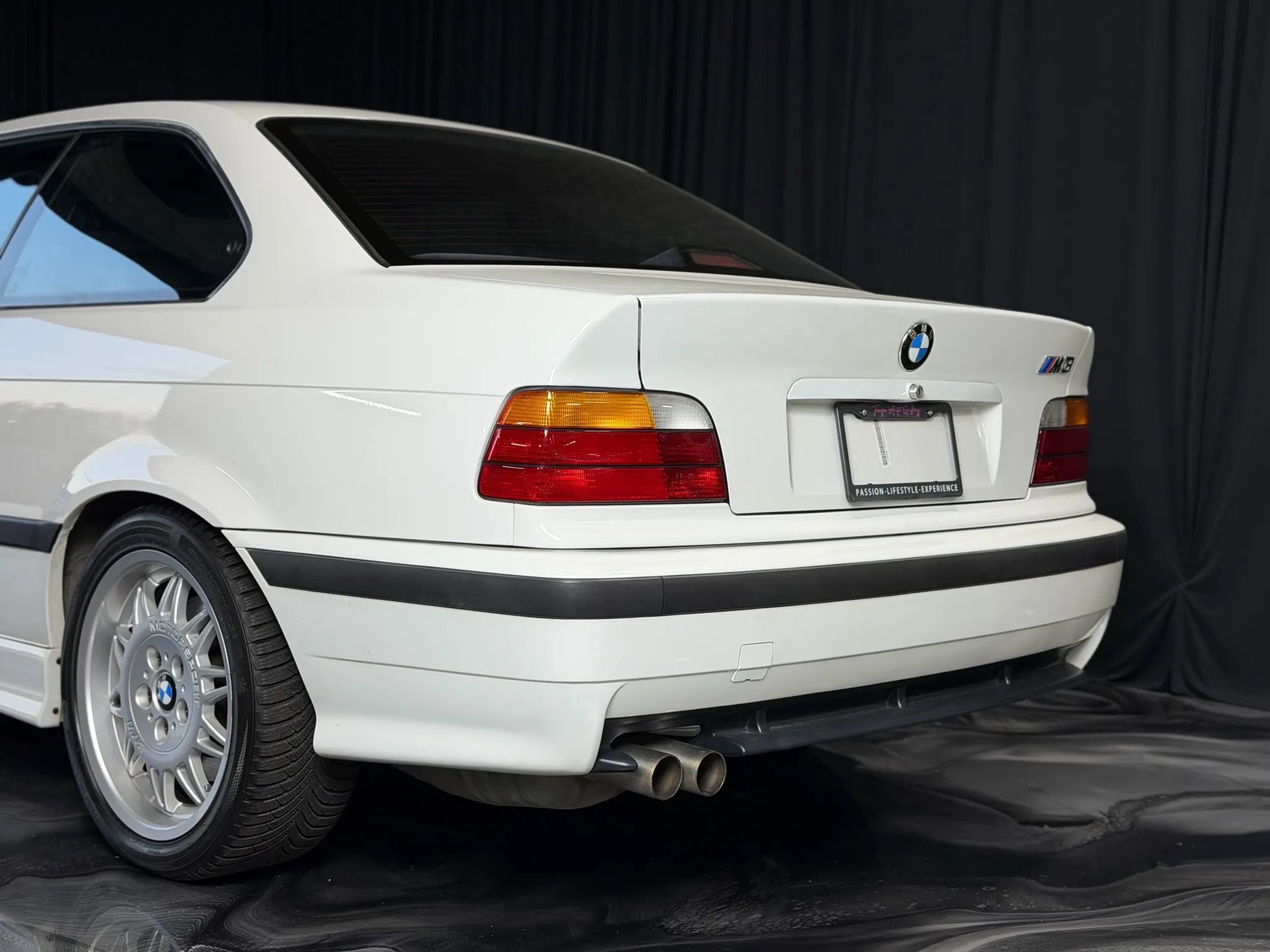 Used 1995 BMW M3 Coupe RWD image 6