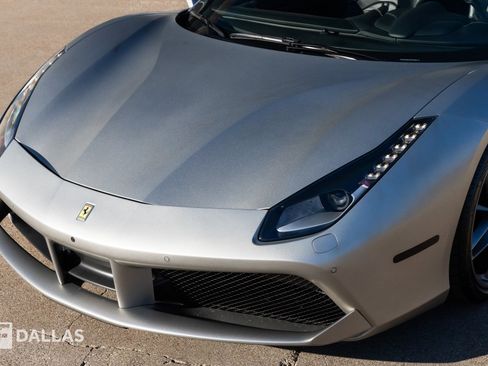 Used 2019 Ferrari 488 Spider image 6