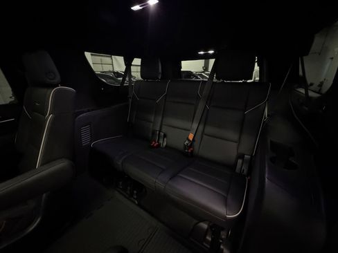 Used 2021 Cadillac Escalade ESV Sport w/ Heavy-Duty Trailer Package AWD/4WD image 18