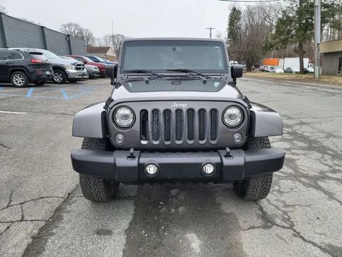 Used 2017 Jeep Wrangler Unlimited Rubicon w/ Connectivity Group AWD/4WD image 2