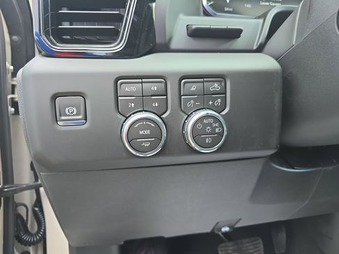 New 2026 GMC Sierra 1500 AT4X AWD/4WD image 21