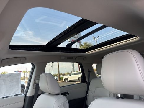 New 2026 Nissan Pathfinder SL w/ SL Premium Package FWD image 12