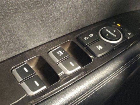 Used 2017 Kia Sorento EX image 27