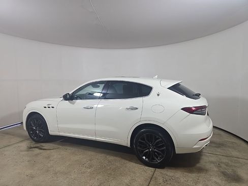 Used 2024 Maserati Levante GT Ultima image 4