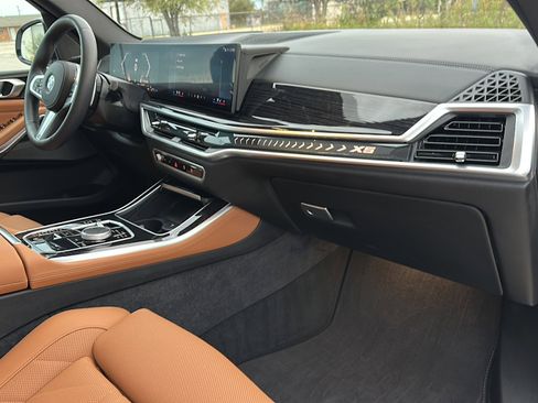 Certified 2025 BMW X5 xDrive40i w/ M Sport Package image 22