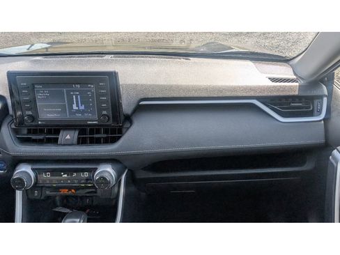 Used 2020 Toyota RAV4 XLE w/ Convenience Package image 29