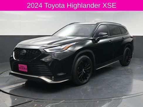 Used 2024 Toyota Highlander XSE image 2