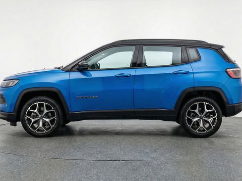 Used 2025 Jeep Compass Limited AWD/4WD image 5