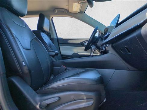 Used 2022 Jeep Compass Limited image 16