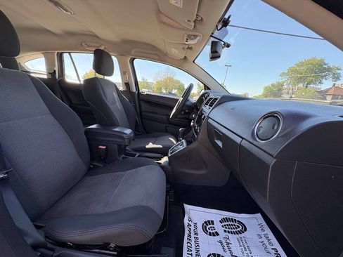 Used 2011 Dodge Caliber Mainstreet FWD image 31