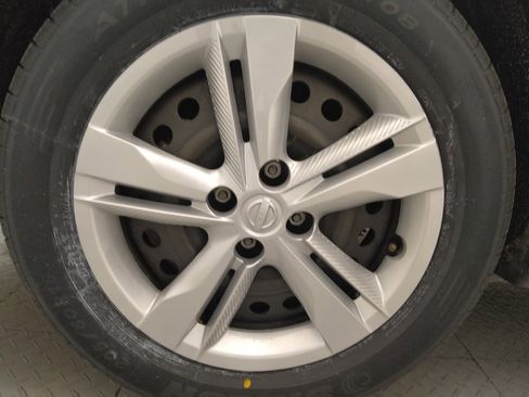 Used 2023 Nissan Kicks S FWD image 31