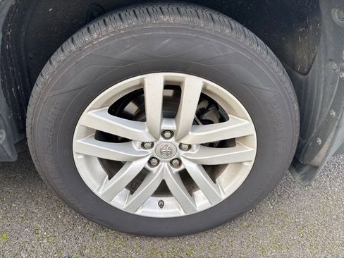 Used 2015 Toyota Highlander LE image 8