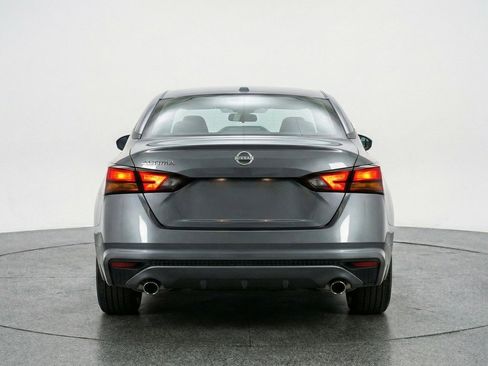 Used 2025 Nissan Altima 2.5 SV image 7