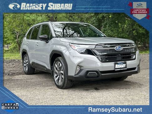 Certified 2025 Subaru Forester Touring w/ Touring Package AWD/4WD image 1