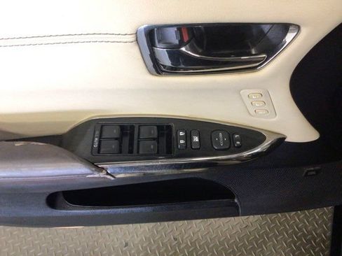 Used 2017 Toyota Avalon Limited FWD image 15
