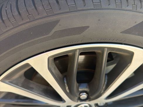 Used 2019 Toyota Camry SE w/ Convenience Package image 9