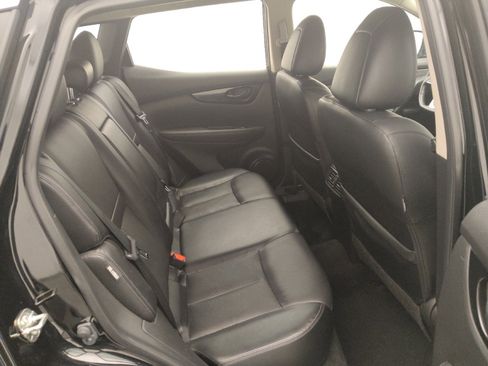 Used 2022 Nissan Rogue Sport SL FWD image 19