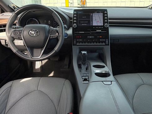 Used 2022 Toyota Avalon Limited image 30