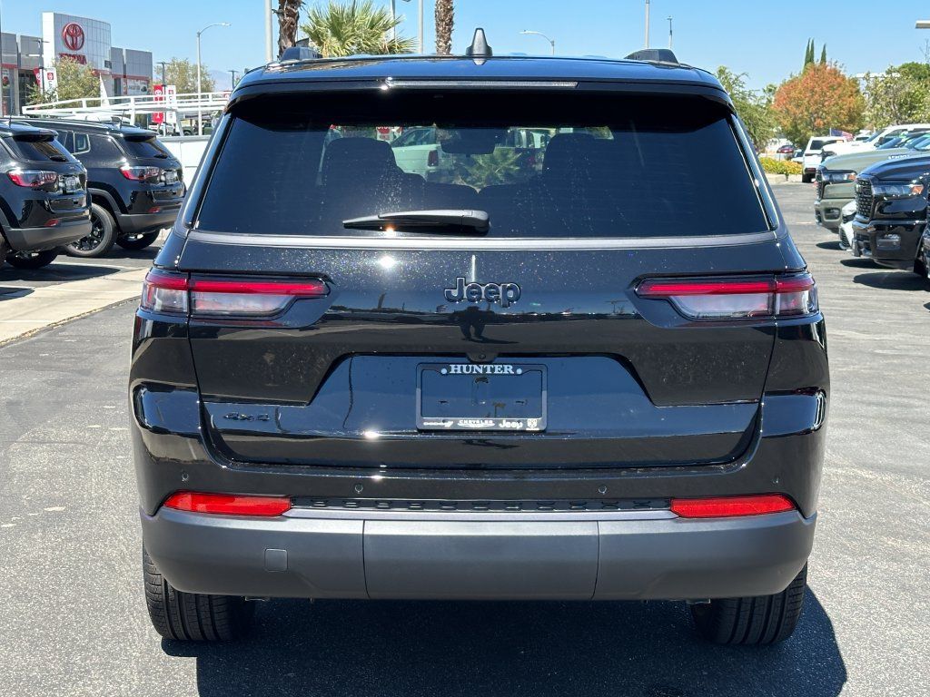 New 2026 Jeep Grand Cherokee L Limited w/ Limited Altitude Package AWD/4WD image 6