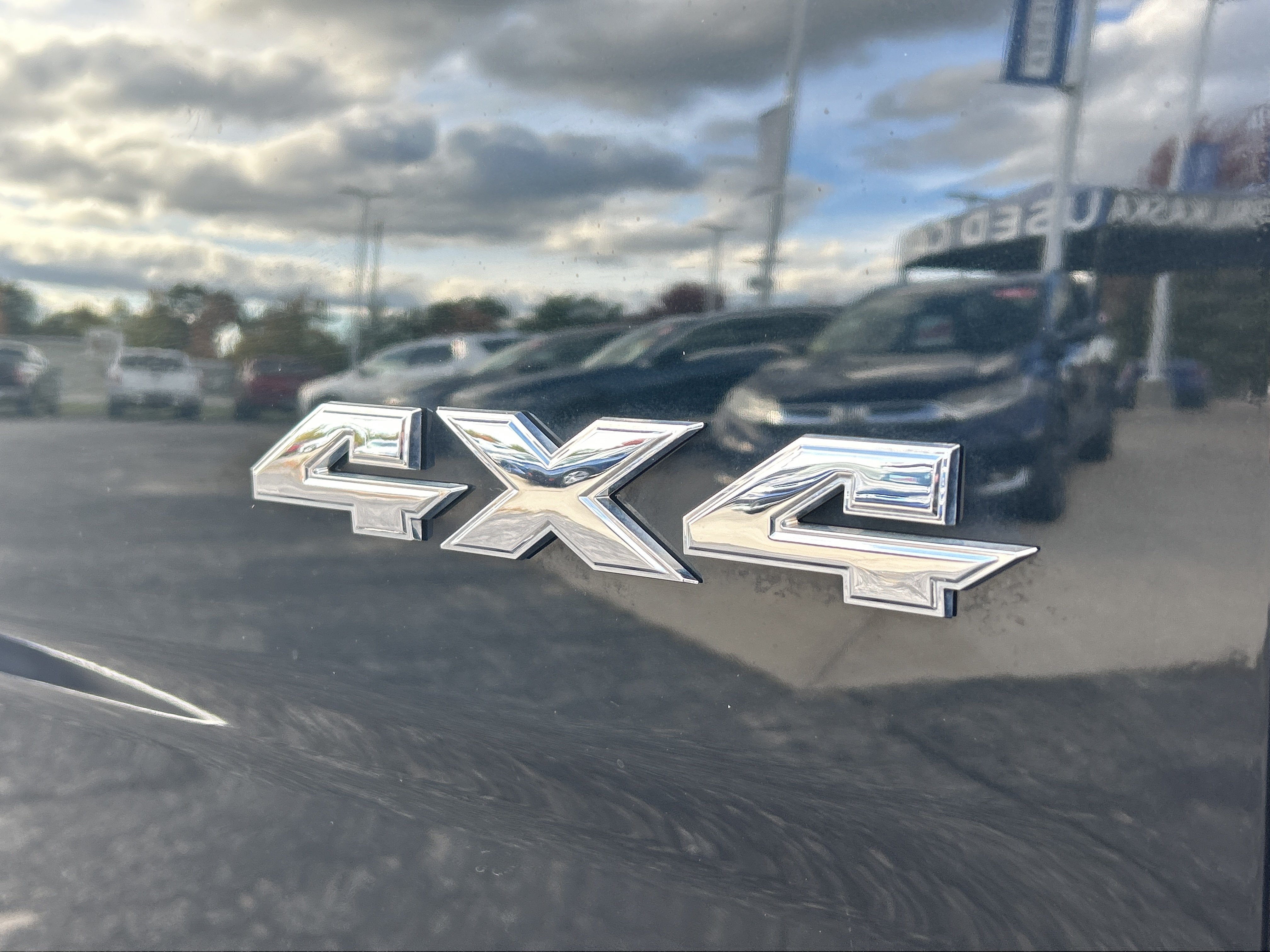 Used 2015 RAM 1500 Laramie w/ Convenience Group AWD/4WD image 25