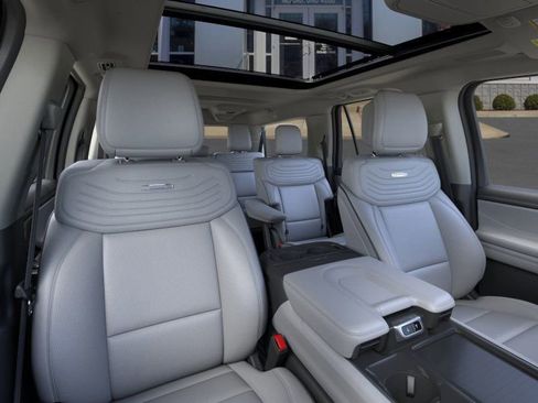 New 2026 Ford Expedition Max Platinum image 10