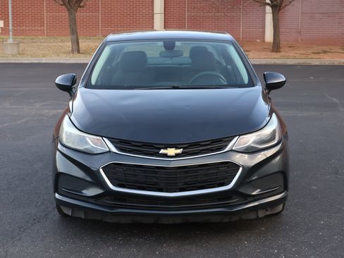 Used 2017 Chevrolet Cruze LT w/ Convenience Package image 22