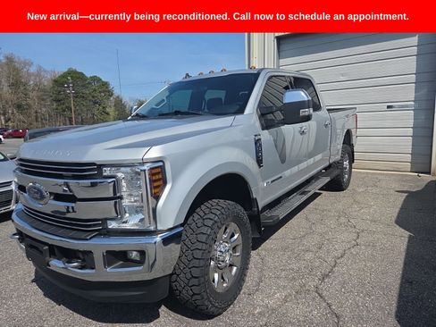 Used 2019 Ford F350 Lariat w/ Chrome Package image 2
