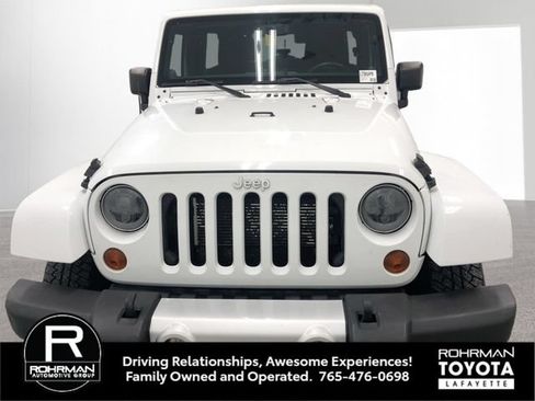Used 2013 Jeep Wrangler Unlimited Sahara w/ Connectivity Group AWD/4WD image 11