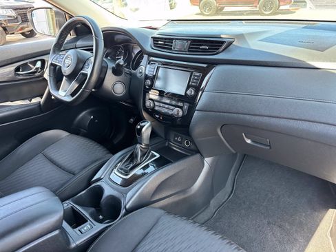 Used 2020 Nissan Rogue SV FWD image 13
