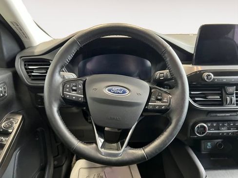 Used 2021 Ford Escape Titanium image 10