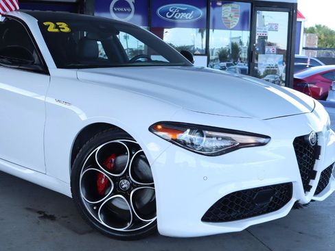 Used 2023 Alfa Romeo Giulia Veloce RWD image 2