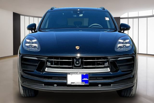 Used 2026 Porsche Macan AWD/4WD image 2
