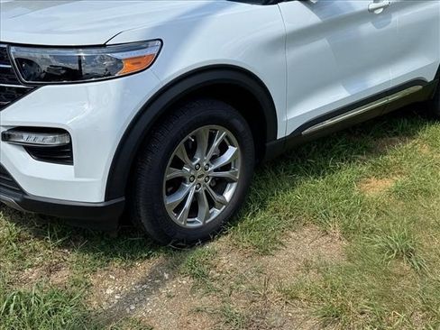 Used 2020 Ford Explorer XLT w/ Equipment Group 202A AWD/4WD image 4