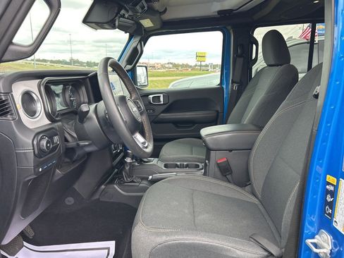 Used 2024 Jeep Wrangler Unlimited Sahara image 13