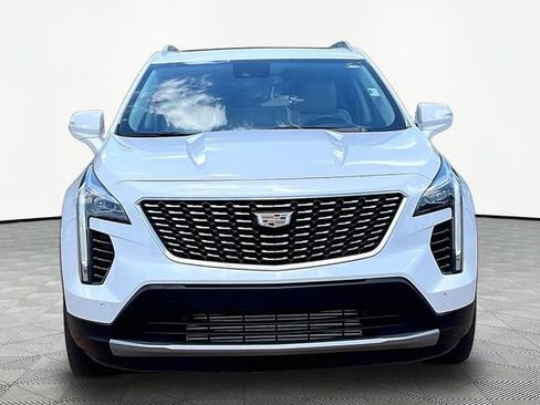 Used 2023 Cadillac XT4 Premium Luxury w/ Technology Package AWD/4WD image 2