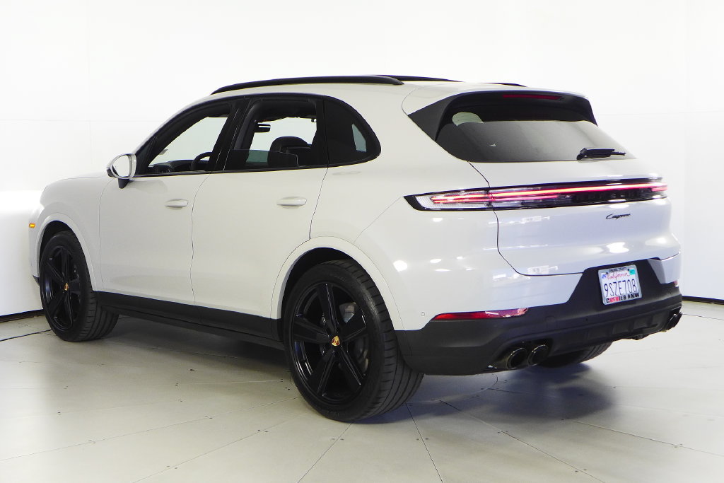 Used 2025 Porsche Cayenne AWD/4WD image 9