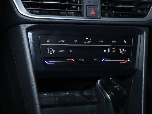 Used 2025 Volkswagen Taos SE image 28