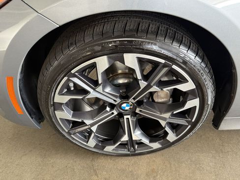 Used 2025 BMW 330i Sedan w/ M Sport Package RWD image 9