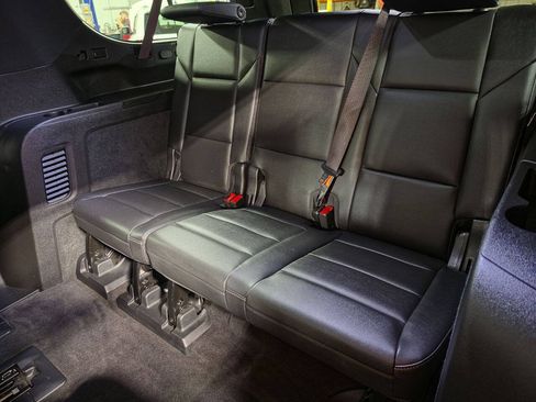 Used 2022 Cadillac Escalade ESV Luxury AWD/4WD image 26