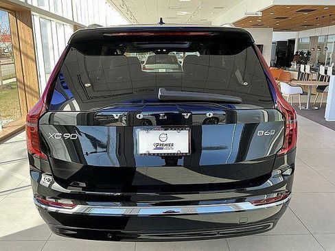 New 2026 Volvo XC90 B6 Ultra w/ Protection Package AWD/4WD image 9