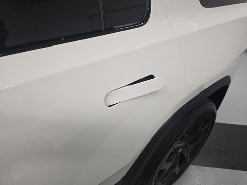 Used 2024 Rivian R1S Adventure AWD/4WD image 36