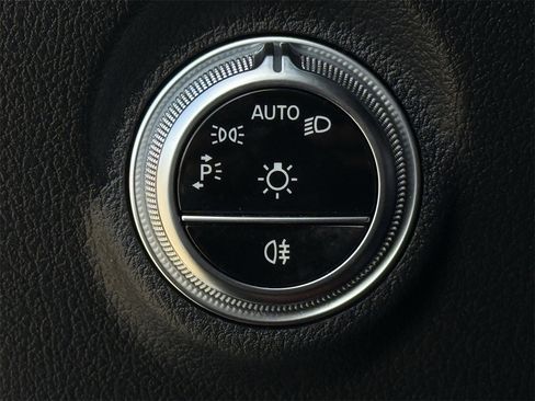 Used 2023 Mercedes-Benz C 300 Sedan image 20