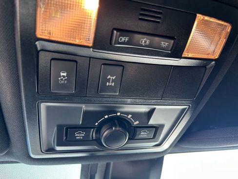 Used 2019 Toyota Tacoma TRD Off-Road w/ Technology Package AWD/4WD image 32