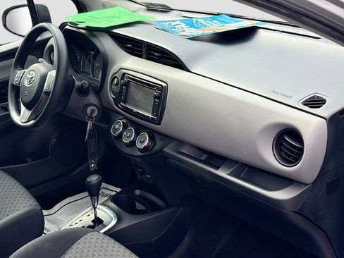 Used 2017 Toyota Yaris L image 26
