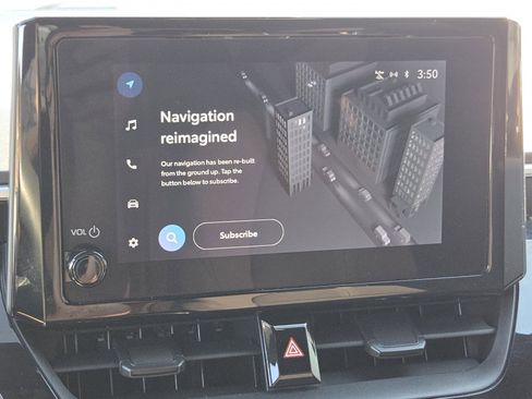 Used 2024 Toyota Corolla SE image 3