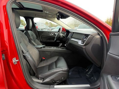 Used 2019 Volvo S60 T5 Momentum image 26