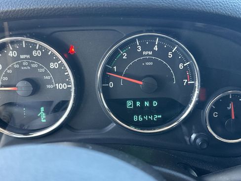 Used 2017 Jeep Wrangler Unlimited Sahara w/ Max Tow Package image 11