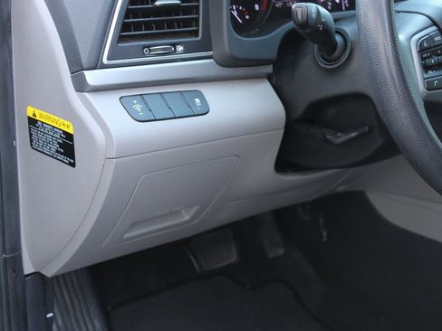 Used 2017 Hyundai Elantra SE image 21